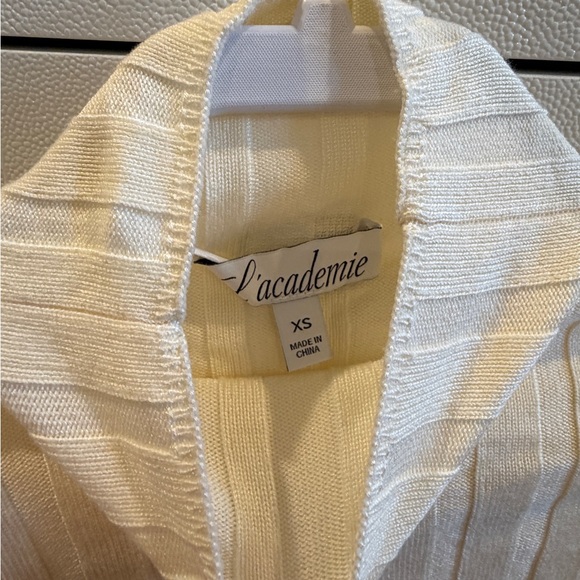 Cream Ribbed Turtleneck Sweater - Picture 2 of 4